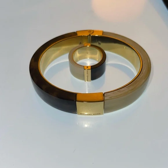 Michael Kors Gold-Tone Color-Blocked Hinge Bracelet - Picture 4 of 5